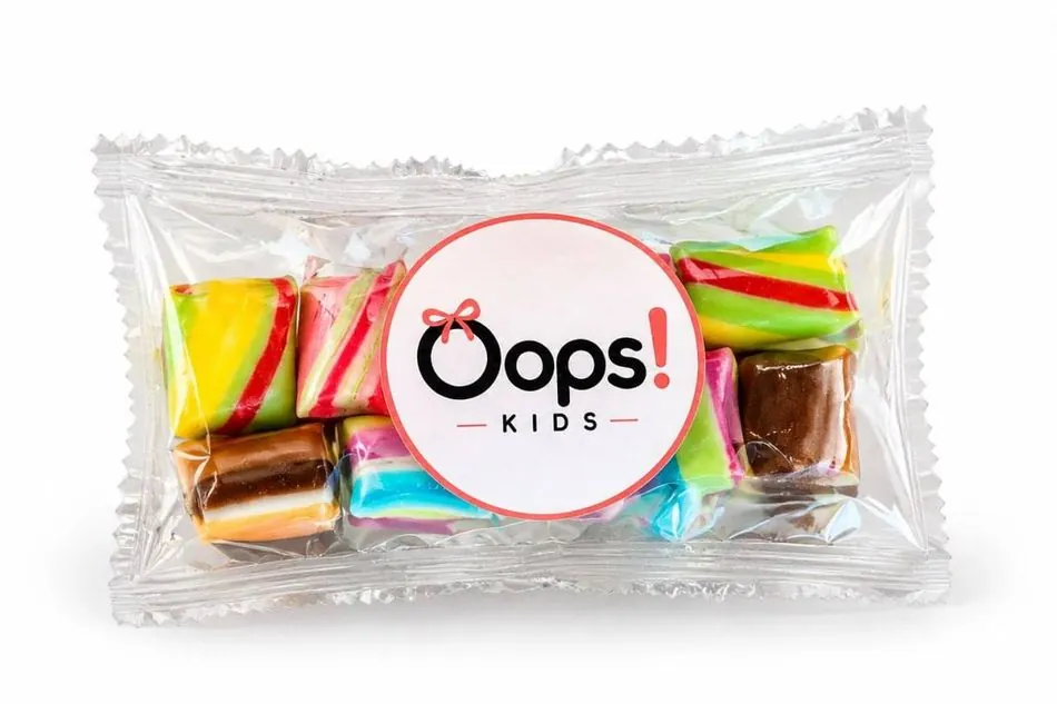 Пакетик карамельних подушечок з наліпкою Oops! KIDS